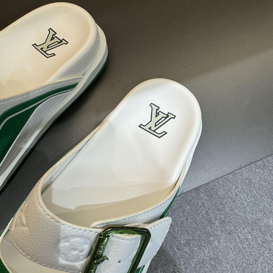 Louis Vuitton Slippers